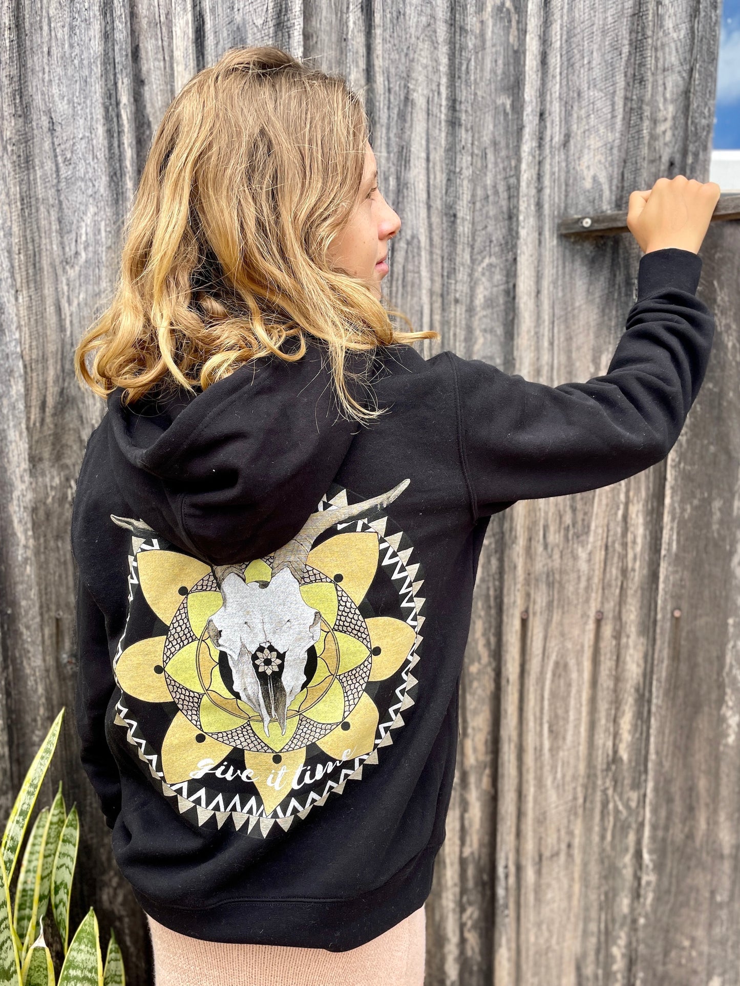 Give it Time hood - black