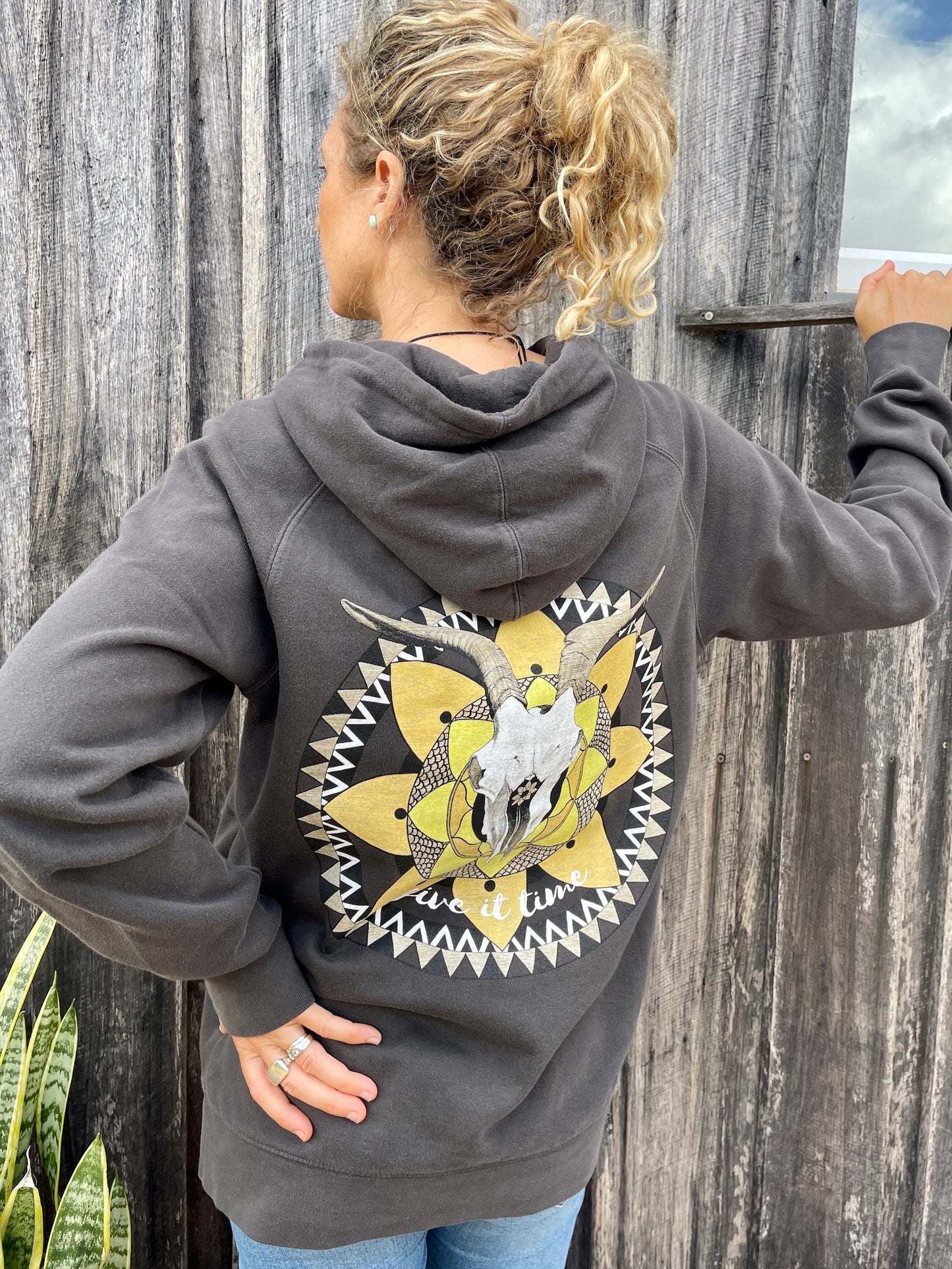 Give it Time hood - charcoal