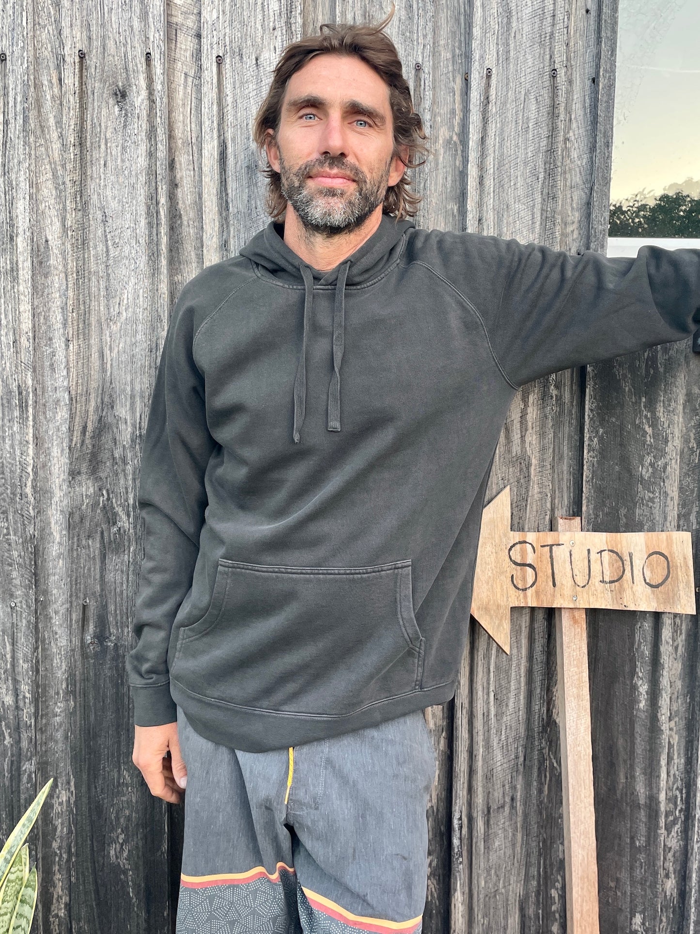 Give it Time hood - charcoal